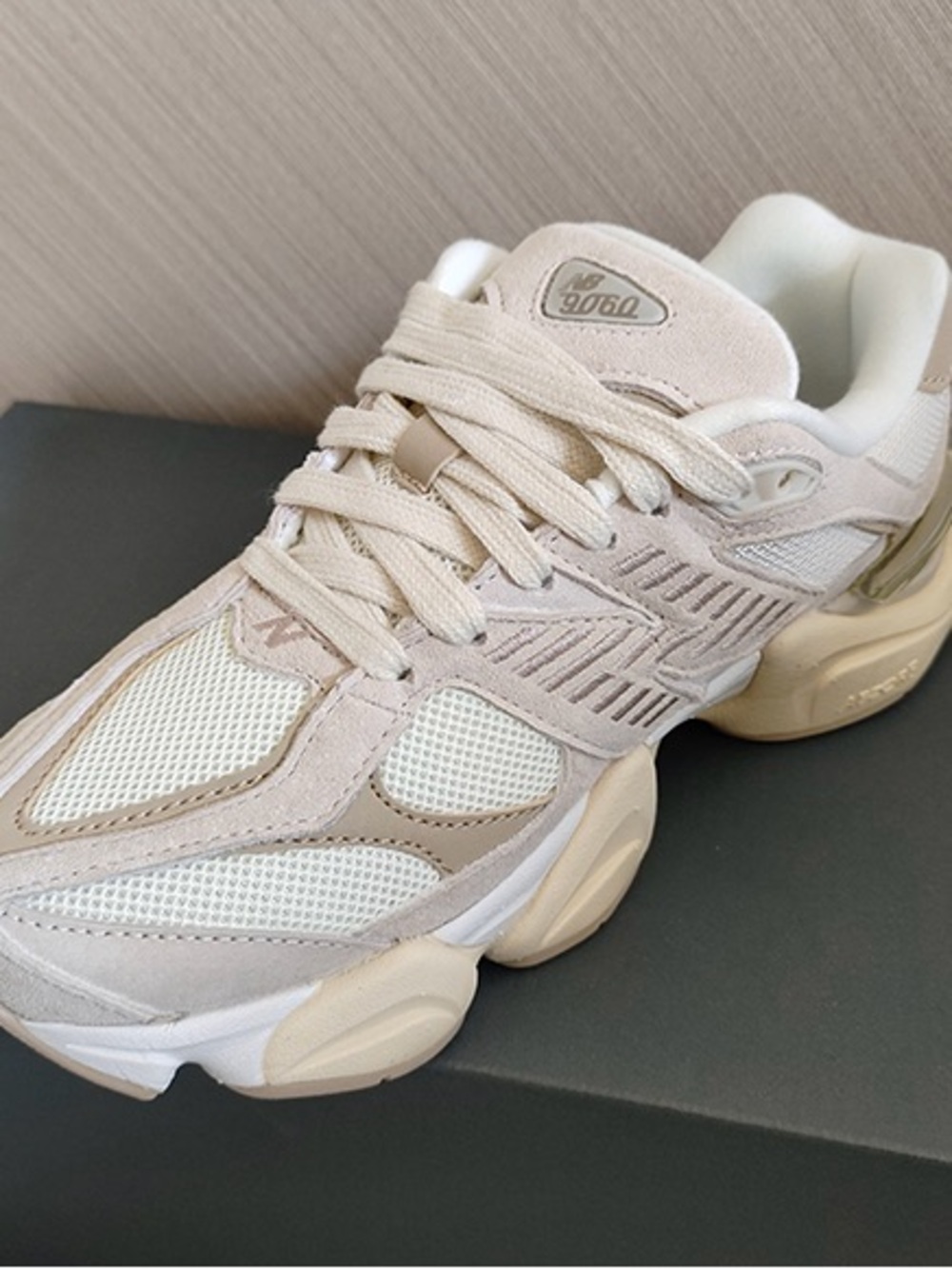 New Balance Women's Chunky Trainer in Beige and Cream - Picture 2 of 6